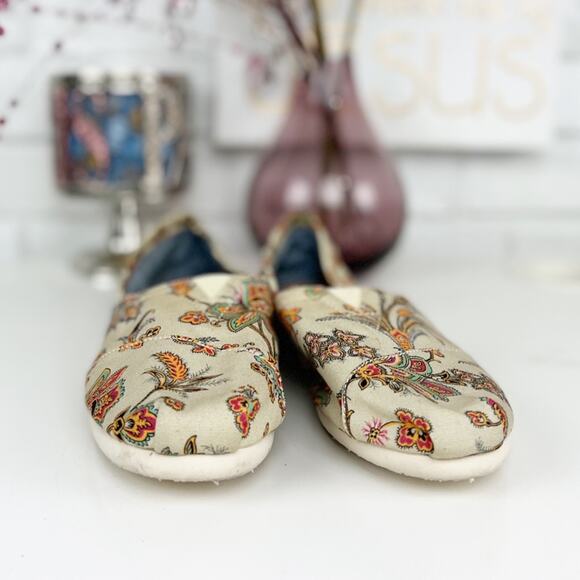 TOMS NWOT‎ Classic Vintage Paisley Canvas Slip On Alpargata Flats Shoes Size 6W - Picture 3 of 12